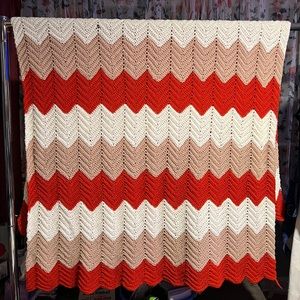 Vintage knitted chevron afghan white tan and burnt orange 49.5“ x 80“